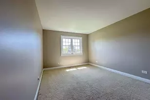 11 Foxcroft Rd, Naperville, IL 60565 - Photo 9