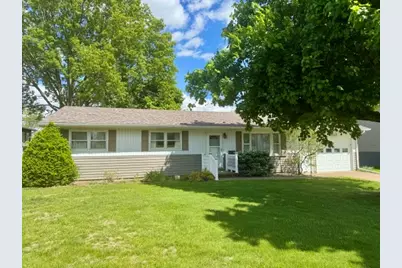 2613 N 11th Street, Clinton, IA 52732 - Photo 1