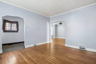 2115 W 4 Street, Davenport, IA 52802 - Photo 11