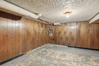 2115 W 4 Street, Davenport, IA 52802 - Photo 21