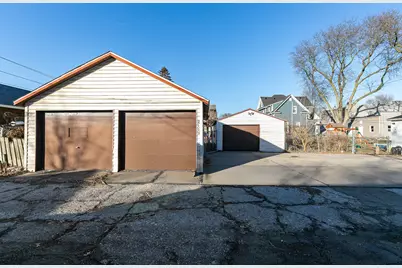 2115 W 4 Street, Davenport, IA 52802 - Photo 7