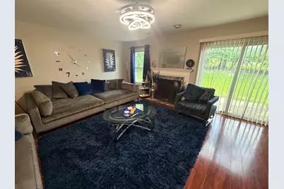414 Spring Court W, Carpentersville, IL 60110 - Photo 7
