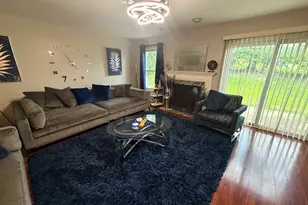 414 Spring Ct W, Carpentersville, IL 60110 - Photo 7