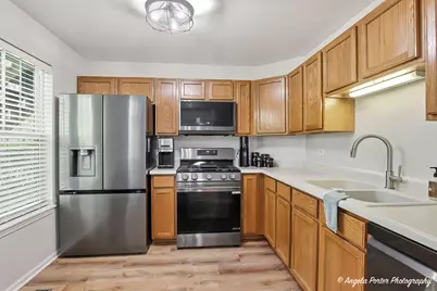 386 Crystal Ridge Drive #386, Crystal Lake, IL 60012 - Photo 11