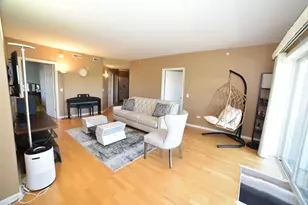 365 Graceland Ave, Des Plaines, IL 60016 - Photo 3