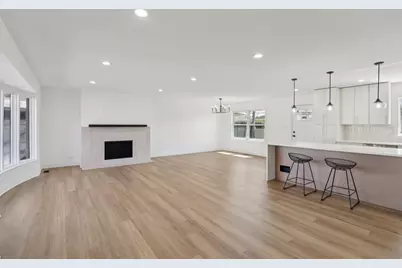 8135 W Rascher Avenue, Chicago, IL 60656 - Photo 3