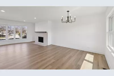 8135 W Rascher Avenue, Chicago, IL 60656 - Photo 5