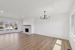 8135 W Rascher Ave, Chicago, IL 60656 - Photo 5
