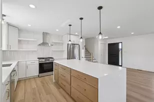8135 W Rascher Ave, Chicago, IL 60656 - Photo 13
