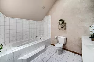 15538 Royal Glen Ct, Orland Park, IL 60467 - Photo 9