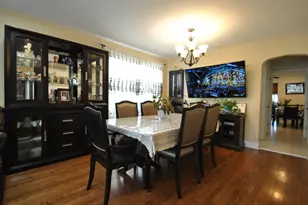 4916 W Montrose Ave, Chicago, IL 60641 - Photo 5