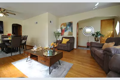 4916 W Montrose Avenue, Chicago, IL 60641 - Photo 19