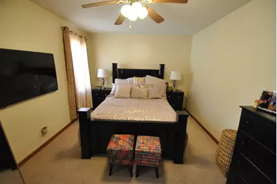 4916 W Montrose Avenue, Chicago, IL 60641 - Photo 23