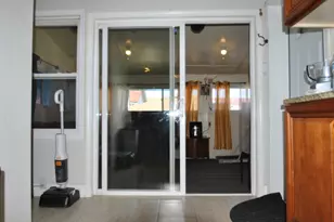 4916 W Montrose Ave, Chicago, IL 60641 - Photo 13