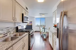 40 N Tower Rd, Oak Brook, IL 60523 - Photo 13