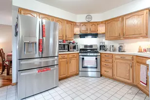 1315 Lily Ct, Grayslake, IL 60030 - Photo 11