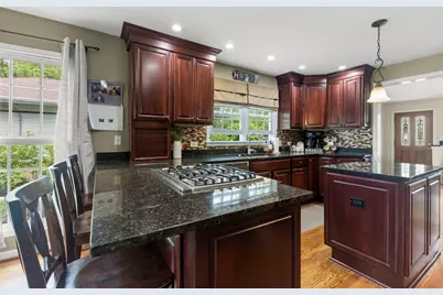 4528 Middaugh Avenue, Downers Grove, IL 60515 - Photo 9
