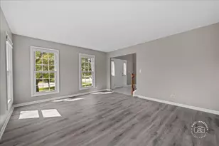 1600 Huntington N Dr, Algonquin, IL 60102 - Photo 7