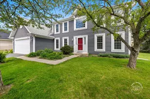 1600 Huntington N Dr, Algonquin, IL 60102 - Photo 1