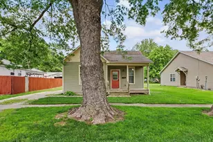 708 E Center St, Monticello, IL 61856 - Photo 25
