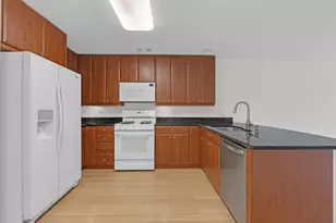 947 Kensington Dr, Northbrook, IL 60062 - Photo 7