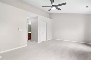1698 Fredericksburg Ln, Aurora, IL 60503 - Photo 15