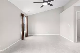 1698 Fredericksburg Ln, Aurora, IL 60503 - Photo 11