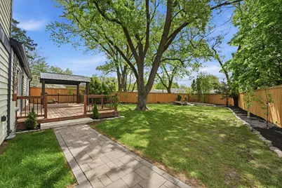 231 Saint Marys Parkway, Buffalo Grove, IL 60089 - Photo 33