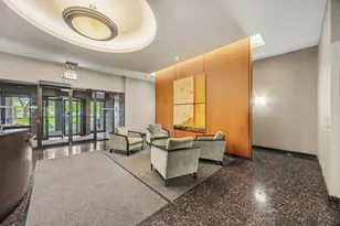 4170 N Marine Dr, Chicago, IL 60613 - Photo 3