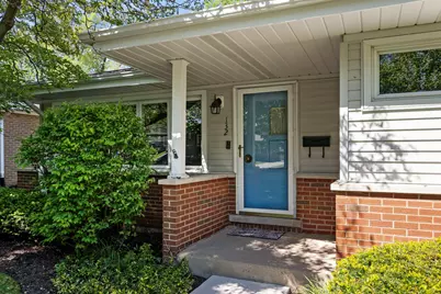 132 N Phelps Avenue, Arlington Heights, IL 60004 - Photo 3