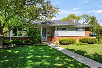 132 N Phelps Avenue, Arlington Heights, IL 60004 - Photo 1