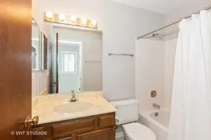 1616 Prestwick Dr, Naperville, IL 60563 - Photo 9