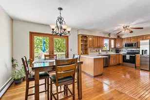 602 Delaware Dr, Lake in the Hills, IL 60156 - Photo 7