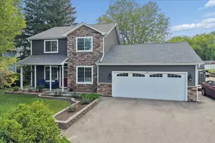 816 Belle Plaine Ave, Gurnee, IL 60031 - Photo 1