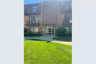 4925 W 109th Street #102, Oak Lawn, IL 60453 - Photo 1