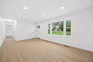 6214 Pershing Ave, Downers Grove, IL 60516 - Photo 7