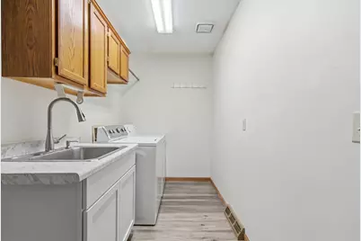 4608 Willow Wood Court, Davenport, IA 52807 - Photo 25
