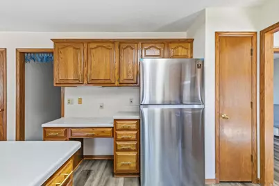 4608 Willow Wood Court, Davenport, IA 52807 - Photo 9