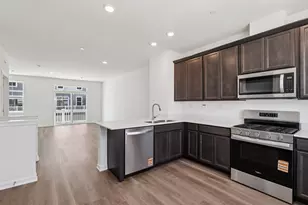 527 Yosemite Wy, Mundelein, IL 60060 - Photo 3