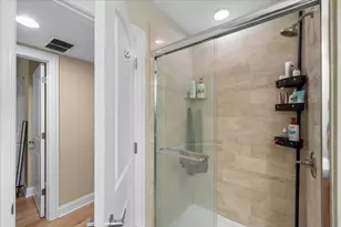 1217 W Sunnyside Ave, Chicago, IL 60640 - Photo 13