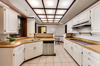 674 W Irving Park Road #F6, Chicago, IL 60613 - Photo 11