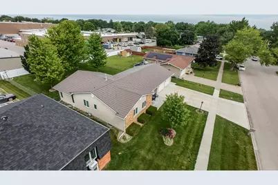 907 Illini Avenue, Pontiac, IL 61764 - Photo 7