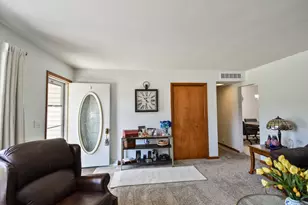 907 Illini Ave, Pontiac, IL 61764 - Photo 15