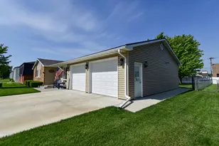 907 Illini Ave, Pontiac, IL 61764 - Photo 5