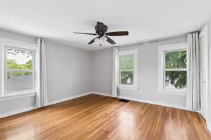 634 E 5th Ave, Naperville, IL 60563 - Photo 7