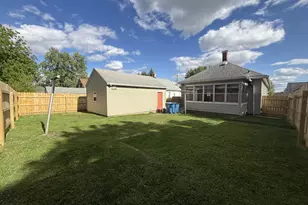 625 10th St, Peru, IL 61354 - Photo 13