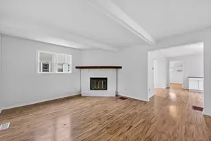 434 E Washington St, West Chicago, IL 60185 - Photo 9