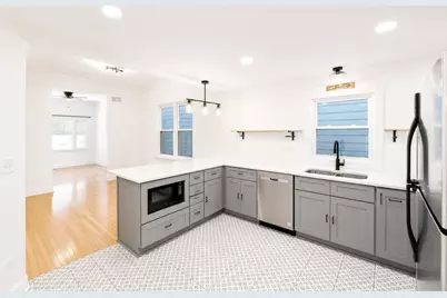 2642 N California Avenue, Chicago, IL 60647 - Photo 3