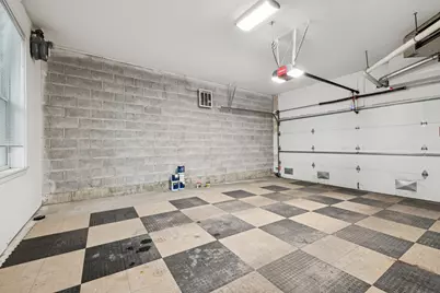 2477 W Montrose Avenue, Chicago, IL 60618 - Photo 29