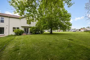 709 Carlisle Dr, Woodstock, IL 60098 - Photo 15